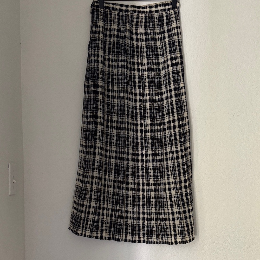 Vintage Talbots silk  Plaid Black and White Women's Skirt size 8